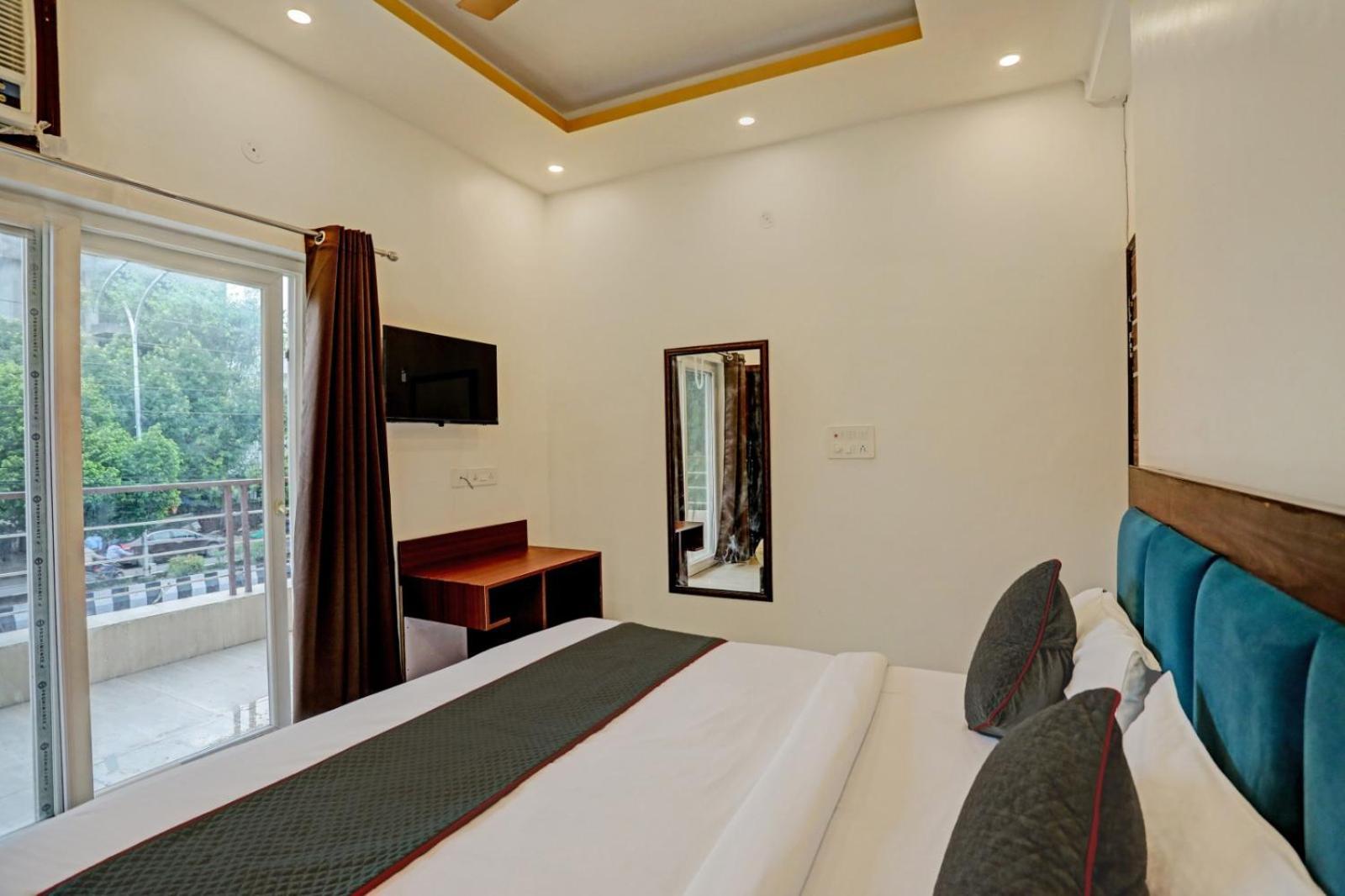Hotel Golden Prime King Нью-Дели Экстерьер фото